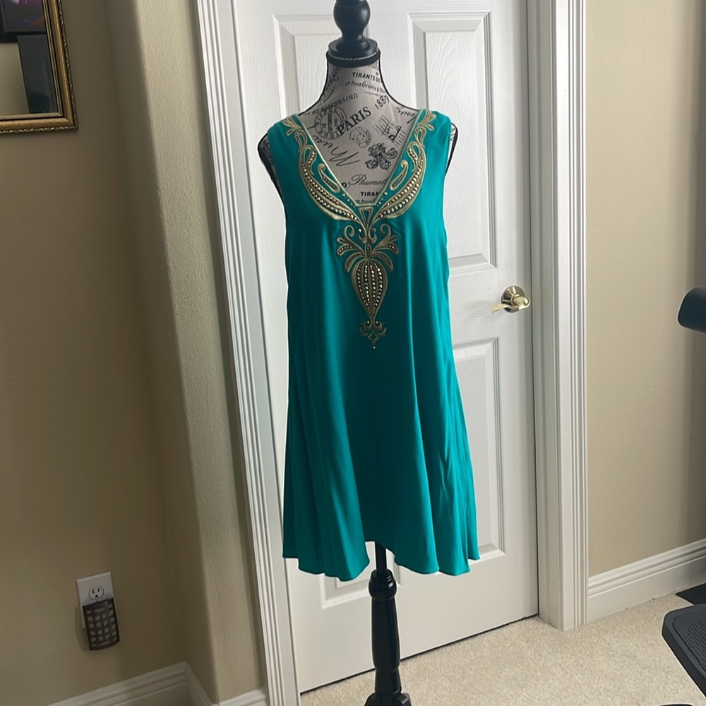 Lilly Pulitzer small green teal WTH gold emblem shift dress lines v neck